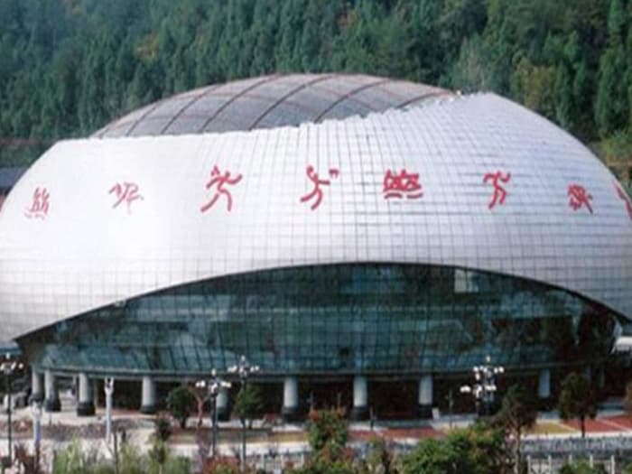 宜宾体育中心球形网架加工安装